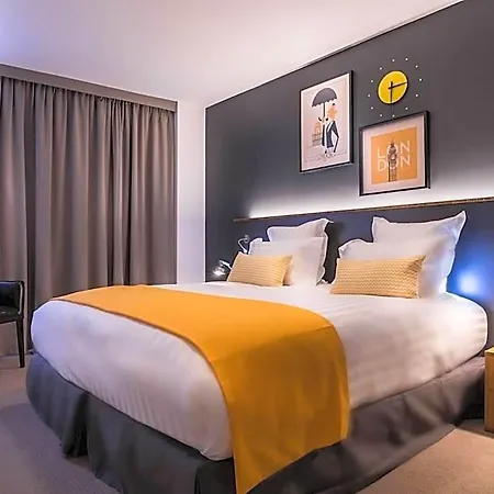 Western Suitcase La Defense Hotel 4*