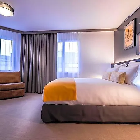 Western Suitcase La Defense 4*