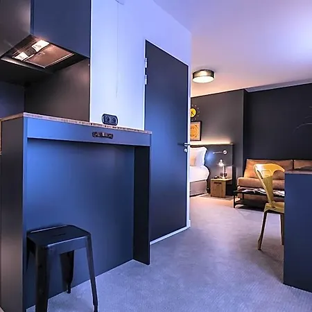 Western Suitcase La Defense 4*